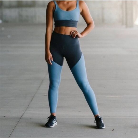 Zyia Active Storm Parallel Luxe Ribbed Ruched Legging Size 8/10 - Picture 2 of 11